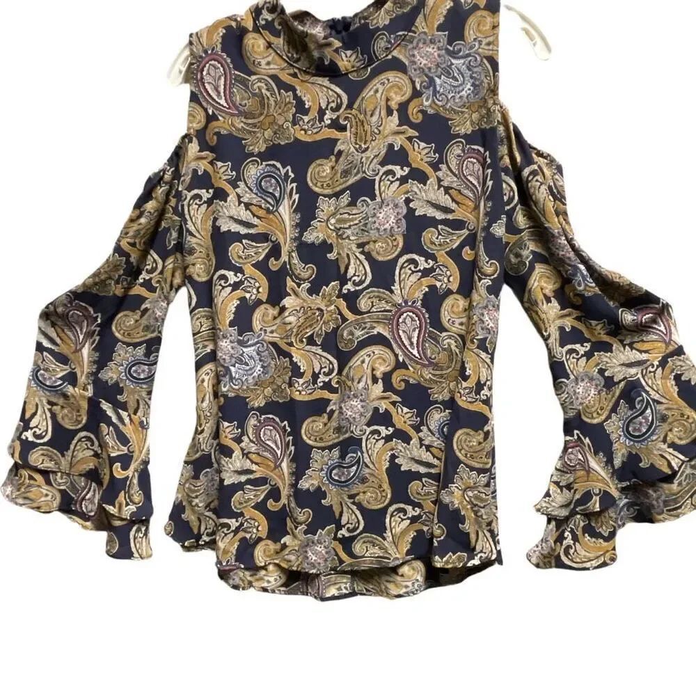 Veronica M. Size large paisley layered cold shoulder ruffled Cuff blouse